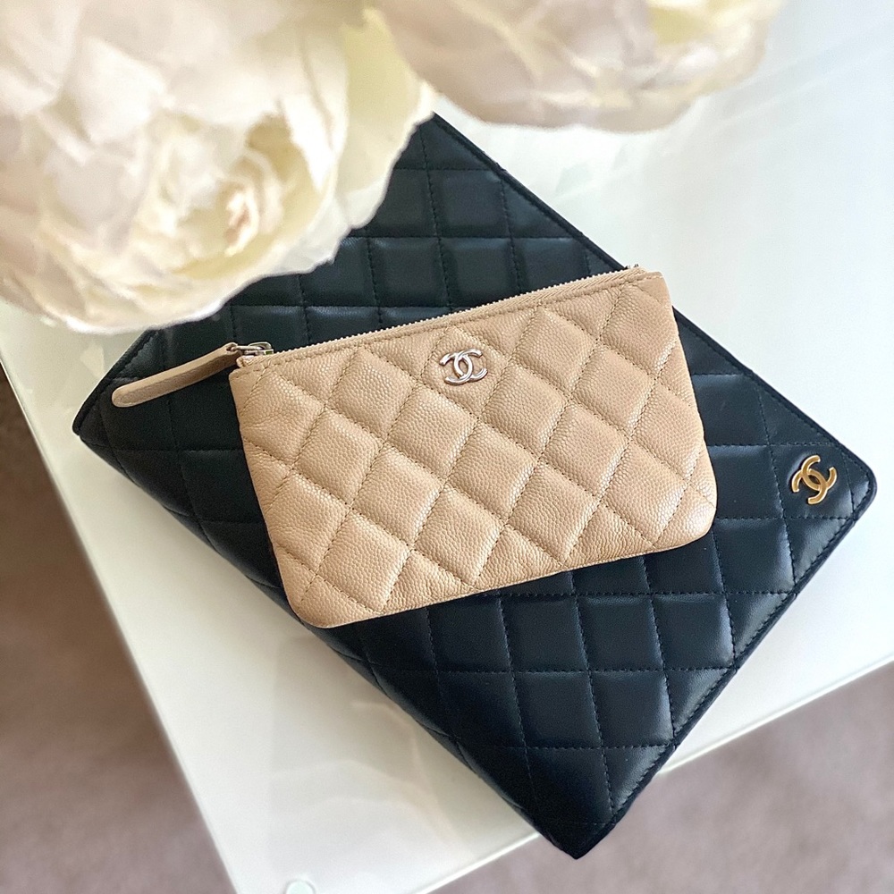 🔥 NOW SOLD 🔥 Chanel O case 18B beige